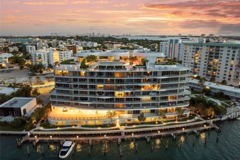 Снять в аренду кондоминиум в Бей-Харбор-Айлендс, Флорида 2 спальни, 195.93м2, № 1984120 - фото 9