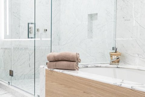 Снять в аренду кондоминиум в Бей-Харбор-Айлендс, Флорида 2 спальни, 195.93м2, № 1984120 - фото 7