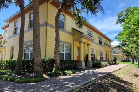 Townhouse in Saint Petersburg, Florida 3 bedrooms, 124.95 sq.m. № 2127666