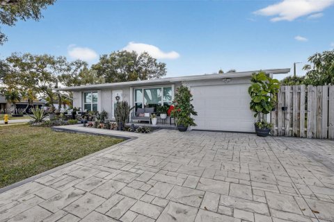 Casa en venta en Sunrise, Florida, 3 dormitorios, 130.06 m2 № 2026707 - foto 3