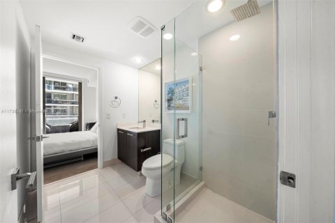 Condo in Miami, Florida, 2 bedrooms  № 1488755 - photo 25