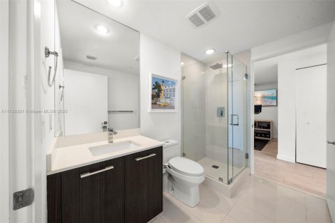 Condo in Miami, Florida, 2 bedrooms  № 1488755 - photo 19