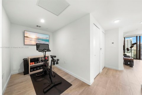 Condo in Miami, Florida, 2 bedrooms  № 1488755 - photo 10