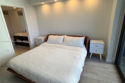 Condo in Miami, Florida, 2 bedrooms  № 1488755 - photo 16