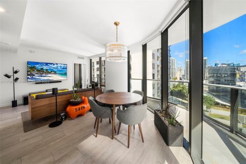 Condo in Miami, Florida, 2 bedrooms  № 1488755 - photo 3