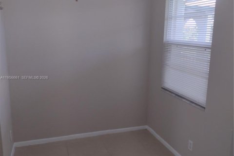 Condominio en alquiler en Pembroke Pines, Florida, 2 dormitorios, 102.75 m2 № 2010574 - foto 4