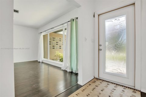 Casa en venta en Fort Lauderdale, Florida, 3 dormitorios № 1726862 - foto 7