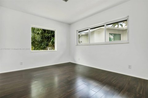 Casa en venta en Fort Lauderdale, Florida, 3 dormitorios № 1726862 - foto 25