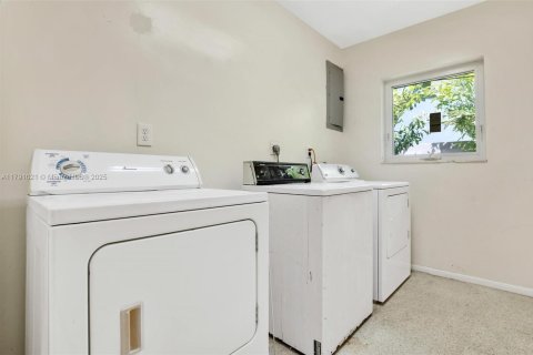 Casa en venta en Fort Lauderdale, Florida, 3 dormitorios № 1726862 - foto 20