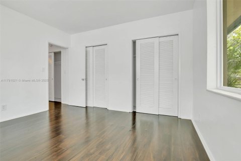 Casa en venta en Fort Lauderdale, Florida, 3 dormitorios № 1726862 - foto 26