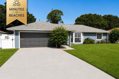 Villa ou maison à St. Lucie, Floride 3 chambres, 113.25 m2 № 2270912