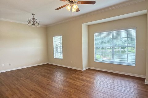 Condo in Winter Haven, Florida, 2 bedrooms № 2207713 - photo 3