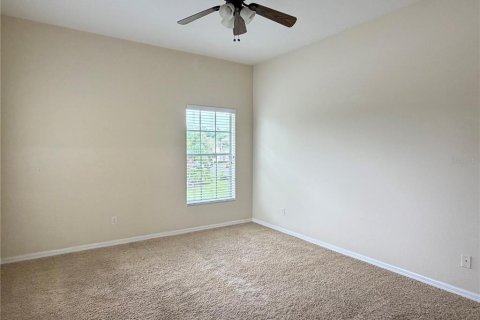 Condo in Winter Haven, Florida, 2 bedrooms № 2207713 - photo 9