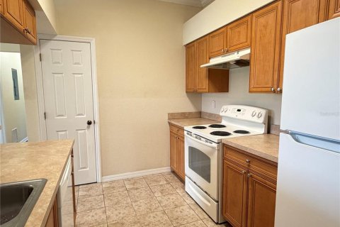Condo in Winter Haven, Florida, 2 bedrooms № 2207713 - photo 6