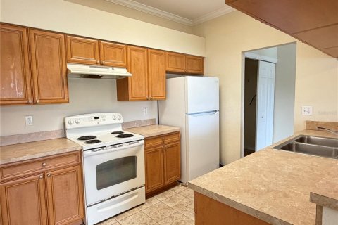 Condo in Winter Haven, Florida, 2 bedrooms № 2207713 - photo 5