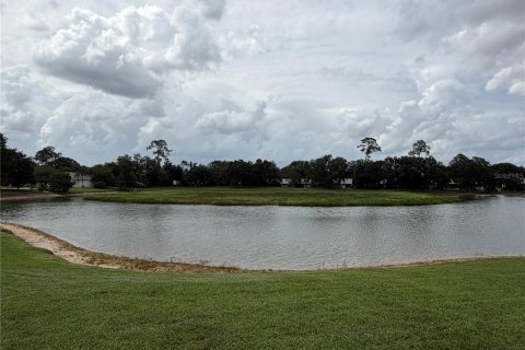 Condo in Winter Haven, Florida, 2 bedrooms № 2207713 - photo 11