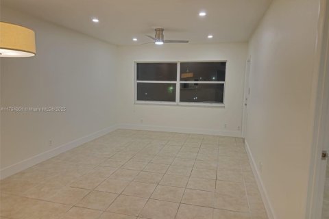 Copropriété à vendre à Lauderdale Lakes, Floride: 1 chambre, 63.55 m2 № 2035251 - photo 4