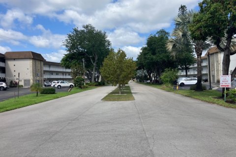 Copropriété à vendre à Lauderdale Lakes, Floride: 1 chambre, 63.55 m2 № 2035251 - photo 15