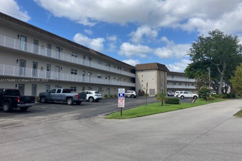 Copropriété à vendre à Lauderdale Lakes, Floride: 1 chambre, 63.55 m2 № 2035251 - photo 14