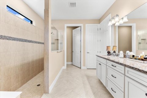 House in Lakewood Ranch, Florida 3 bedrooms, 233 sq.m. № 1436245 - photo 22