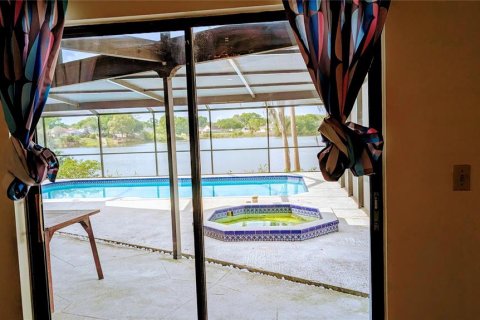 House in Land O' Lakes, Florida 4 bedrooms, 184.6 sq.m. № 1612636 - photo 10