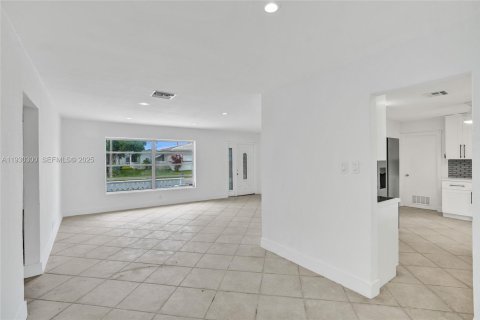 Casa en venta en Tamarac, Florida, 2 dormitorios, 147.44 m2 № 1990736 - foto 10