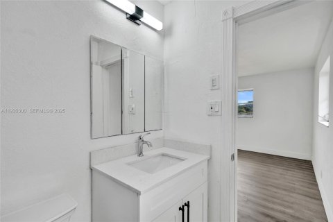 Villa ou maison à vendre à Tamarac, Floride: 2 chambres, 147.44 m2 № 1990736 - photo 26