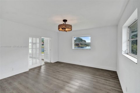 Casa en venta en Tamarac, Florida, 2 dormitorios, 147.44 m2 № 1990736 - foto 21