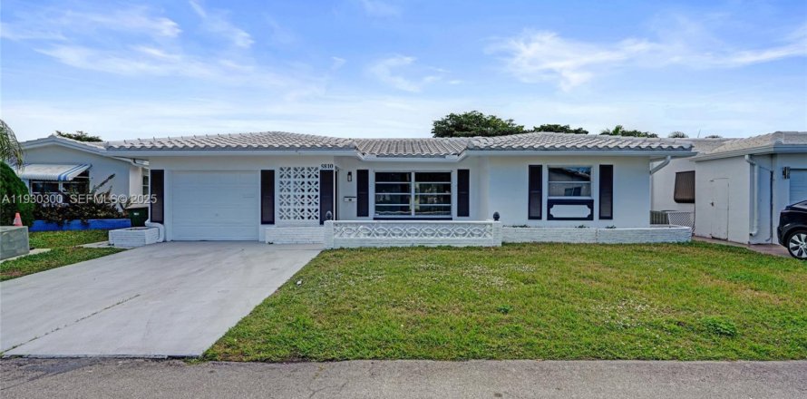 Casa en Tamarac, Florida 2 dormitorios, 147.44 m2 № 1990736