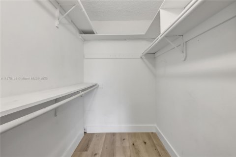 Copropriété à vendre à Sunrise, Floride: 1 chambre, 57.6 m2 № 1927773 - photo 7