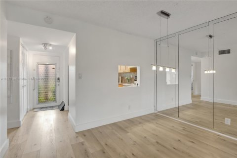 Copropriété à vendre à Sunrise, Floride: 1 chambre, 57.6 m2 № 1927773 - photo 3