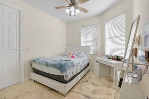 Casa en venta en Miramar, Florida, 4 dormitorios, 226.96 m2 № 1982720 - foto 7