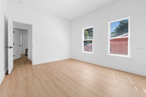 House in Tampa, Florida 3 bedrooms, 119.66 sq.m. № 2418466 - photo 23