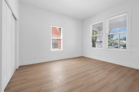 House in Tampa, Florida 3 bedrooms, 119.66 sq.m. № 2418466 - photo 24