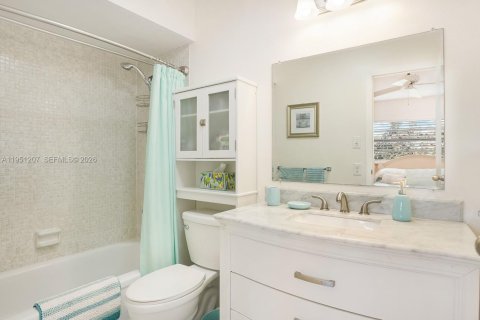 Condo in Lauderdale Lakes, Florida, 2 bedrooms № 2007258 - photo 22