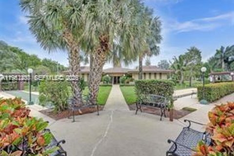 Condo in Lauderdale Lakes, Florida, 2 bedrooms № 2007258 - photo 30