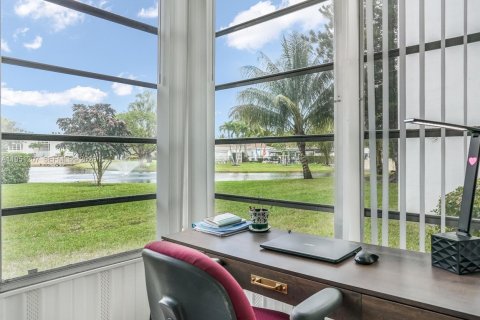 Condo in Lauderdale Lakes, Florida, 2 bedrooms № 2007258 - photo 6