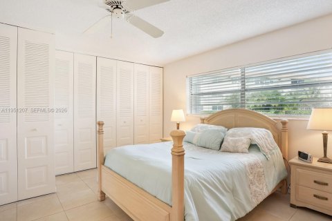 Condo in Lauderdale Lakes, Florida, 2 bedrooms № 2007258 - photo 20