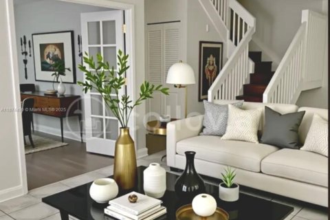 House in Miami, Florida 3 bedrooms, 122.63 sq.m. № 1925827 - photo 3
