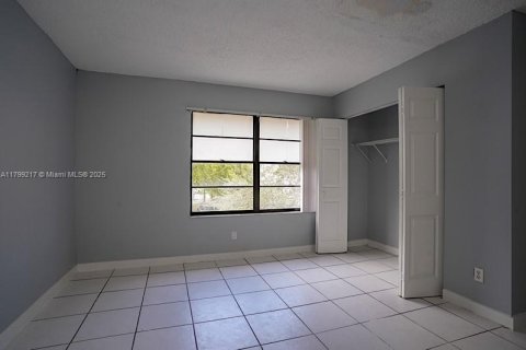Townhouse in West Palm Beach, Florida 2 bedrooms, 89.46 sq.m. № 1713185 - photo 23