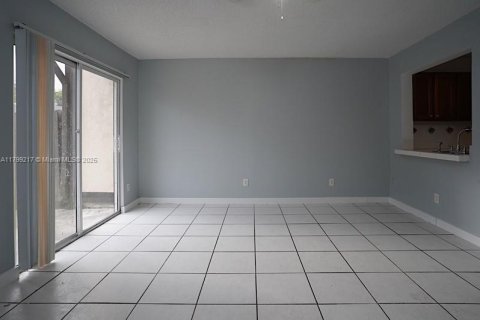 Townhouse in West Palm Beach, Florida 2 bedrooms, 89.46 sq.m. № 1713185 - photo 10