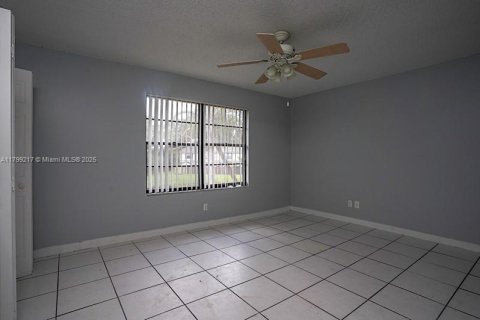 Townhouse in West Palm Beach, Florida 2 bedrooms, 89.46 sq.m. № 1713185 - photo 19