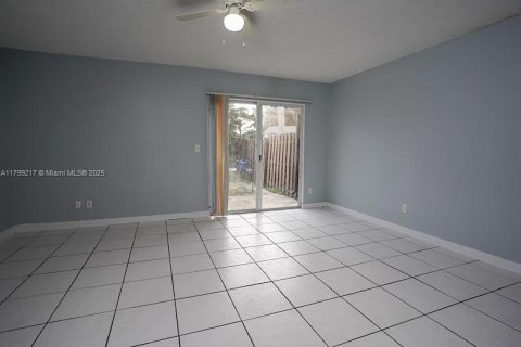 Townhouse in West Palm Beach, Florida 2 bedrooms, 89.46 sq.m. № 1713185 - photo 9