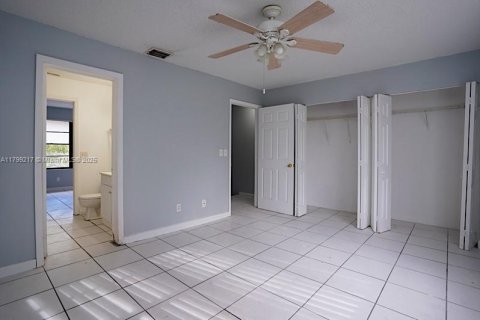 Townhouse in West Palm Beach, Florida 2 bedrooms, 89.46 sq.m. № 1713185 - photo 21