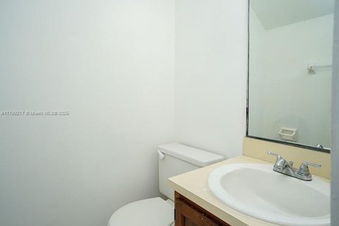 Townhouse in West Palm Beach, Florida 2 bedrooms, 89.46 sq.m. № 1713185 - photo 8
