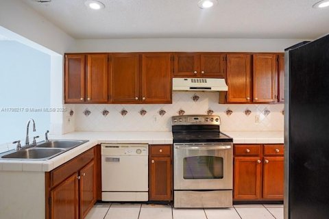 Townhouse in West Palm Beach, Florida 2 bedrooms, 89.46 sq.m. № 1713185 - photo 4