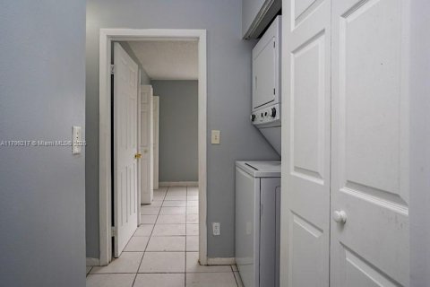 Townhouse in West Palm Beach, Florida 2 bedrooms, 89.46 sq.m. № 1713185 - photo 18