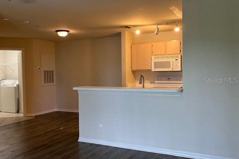 Condo in Orlando, Florida, 1 bedroom № 2214124 - photo 11