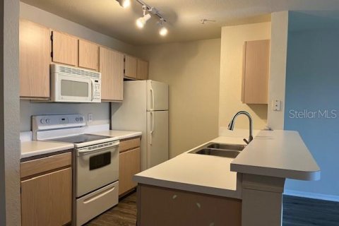 Condo in Orlando, Florida, 1 bedroom № 2214124 - photo 5