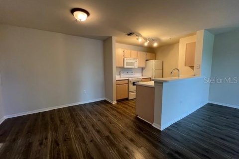 Condo in Orlando, Florida, 1 bedroom № 2214124 - photo 12
